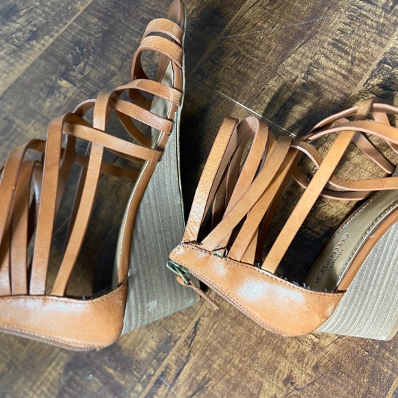 Tan Faux Leather Criss Cross Wedge Heels sz 6.5 - Picture 5 of 6